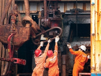 Người dầu khí vẫn tự tin bước tiếp