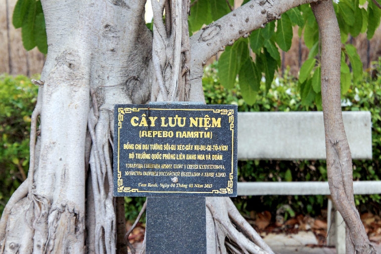Có một Tượng đài tri ân những người lính Việt - Nga bên bờ biển Cam Ranh