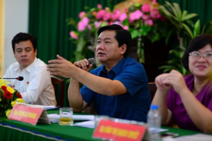 Bí thư Đinh La Thăng: "Có cái ổ gà sao phải chờ năm sau?"