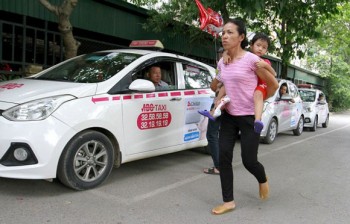 Không “khoán trắng” dịch vụ thuê ngoài bệnh viện