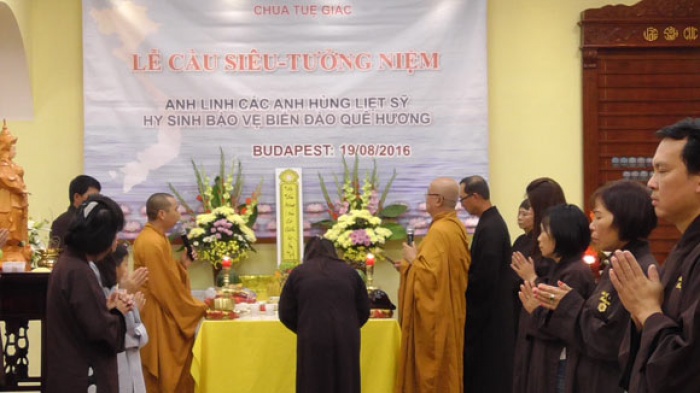 nhan dip le vu lan hoi phat tu viet nam tai hungary tri an cac anh hung da hy sinh bao ve bien dao que huong