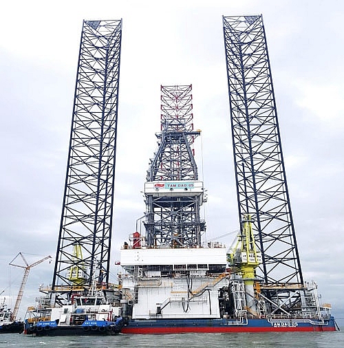 Vietsovpetro và mục tiêu 5 triệu tấn dầu thô vietsovpetro va muc tieu 5 trieu tan dau tho