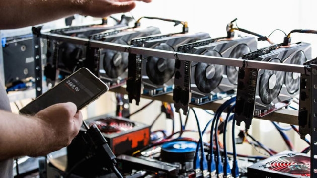 tu aoc ifan skymining toi khuon kho phap ly cho hoat dong tien ao
