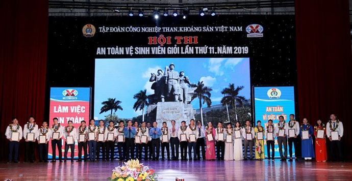 tkv vinh danh 84 an toan ve sinh vien xuat sac