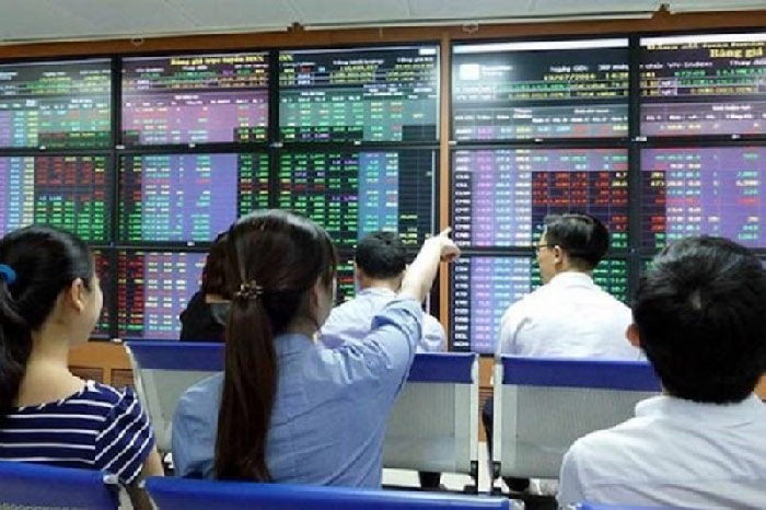 Chủ tịch FPT IS kể chuyện 100 ngày “giải cứu” sàn HoSE Chủ tịch FPT IS kể chuyện 100 ngày “giải cứu” sàn HoSE