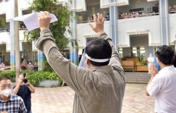 Góc  nhìn cuối  tuần: Đường vào lòng dân