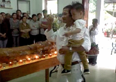 “Pháp sư” dùng bùa đuổi tà suốt 30 năm?