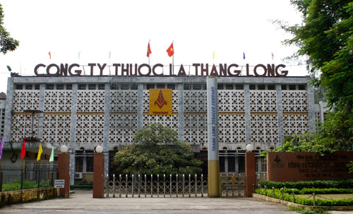 Nghề… hút thuốc!?