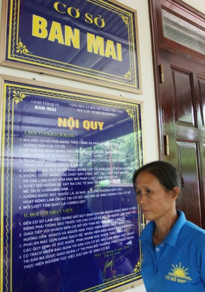 Cận cảnh "mát-xa chữa bách bệnh" của "cô" Phú Thái Nguyên can canh mat xa chua bach benh cua co phu thai nguyen