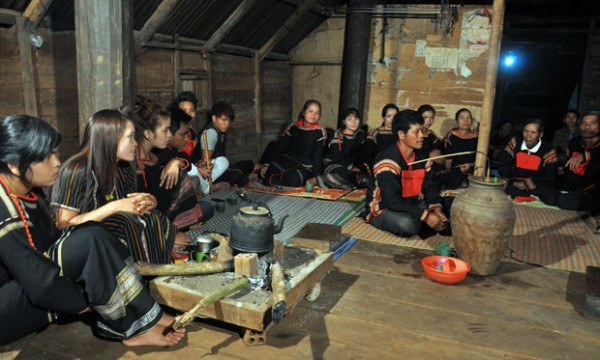 mai ngay con duoc may nguoi ke khan