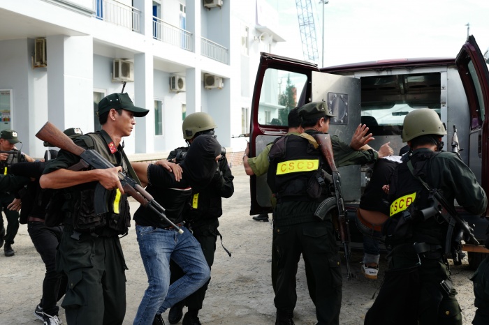 chum anh dien tap chong khung bo tai nha may loc dau dung quat