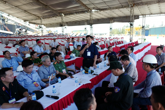 chum anh dien tap chong khung bo tai nha may loc dau dung quat