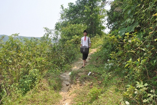 ben dong song giang