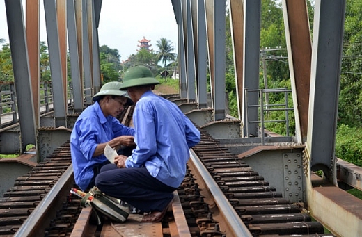 tren cung duong sat vuot deo hai van
