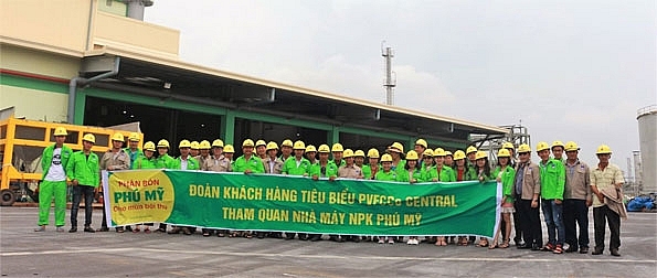 mot thap ky truong thanh