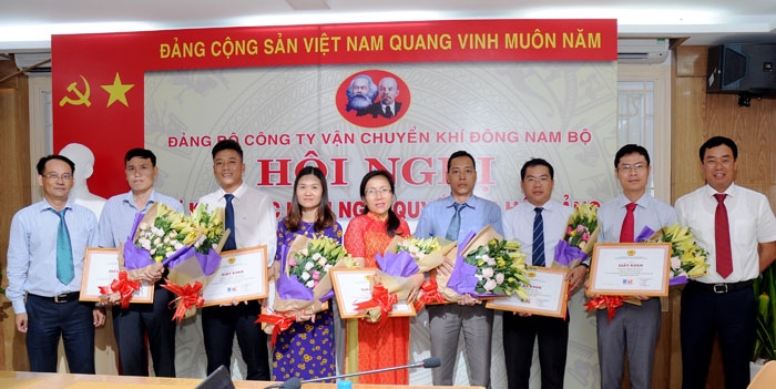 doi moi quyet liet khong ngung hoan thien