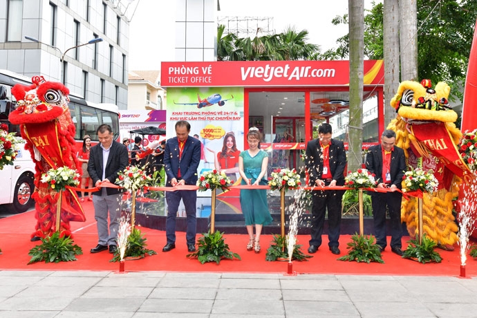 vietjet khai truong phong ve moi cung to hop dich vu toan dien cho khach hang