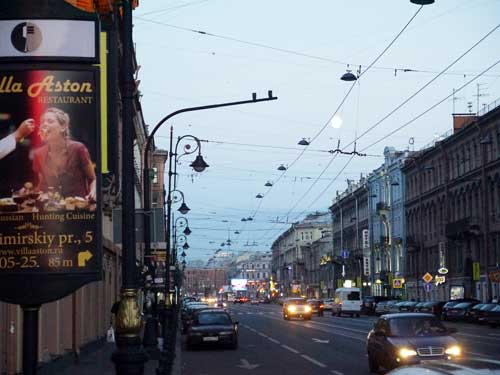 mang luoi gai ban hoa bi mat o st petersburg nga