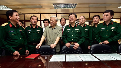 tong bi thu nguyen phu trong xung dang la to bao chinh tri hang dau