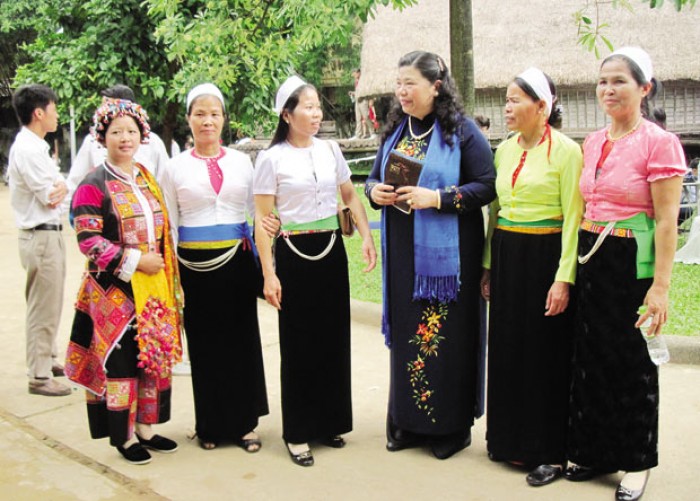 'Công, dung, ngôn, hạnh' mãi cần! cong dung ngon hanh mai can