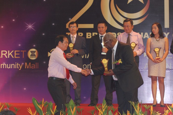 cong bo va trao giai thuong hieu hang dau top brands 2015
