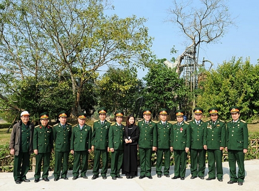 ban linh nguoi linh va tri tue nha khoa hoc dau khi