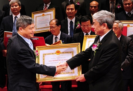 ban linh nguoi linh va tri tue nha khoa hoc dau khi