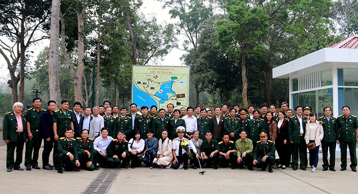 Hội CCB Tập đoàn tổ chức về nguồn giáo dục truyền thống lịch sử tại Khu Di tích lịch sử K9 - Đá Chông hoi-ccb-tap-doan-dkqg-vn-hoat-dong-nen-nep-hieu-qua
