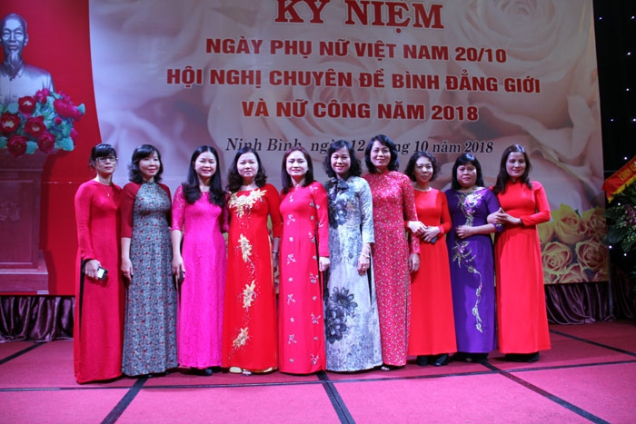 Tấm lòng son của cán bộ nữ công dầu khí tam long son cua can bo nu cong dau khi