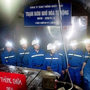 tuoi tre vietsovpetro luon day manh phong trao sang kien sang che cai tien ky thuat hop ly hoa san xuat