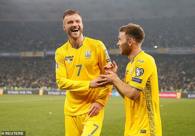 cronaldo can moc 700 ban thang bo dao nha van thua ukraine