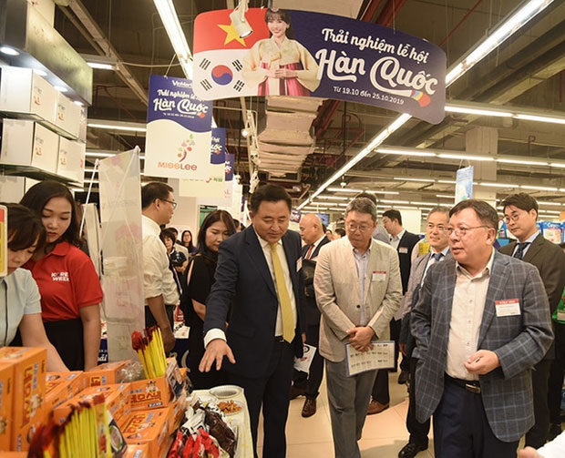 hang tram khach hang hao hung trai nghiem thien duong my pham xu kim chi tai vinmart