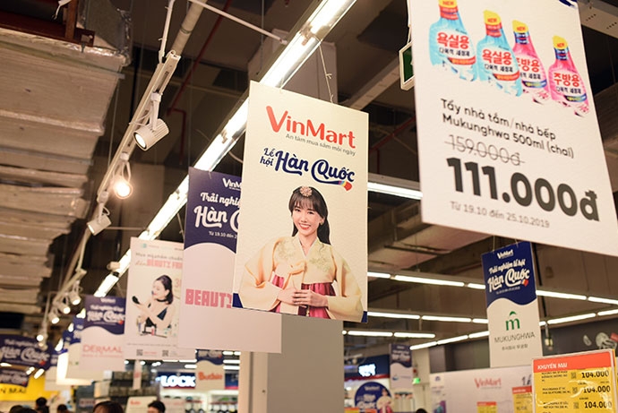 hang tram khach hang hao hung trai nghiem thien duong my pham xu kim chi tai vinmart