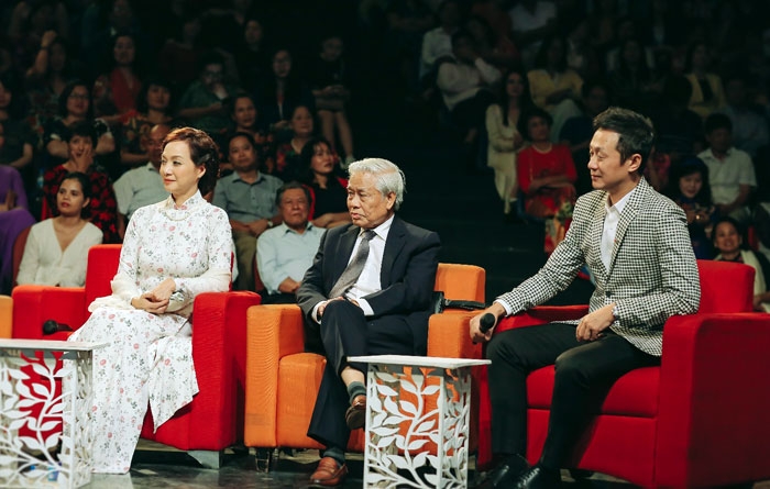 leng-keng-leng-keng-moi-quy-vi-len-chuyen-tau-toi-quan-thanh-xuan-1