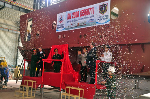 Hạ thủy tàu 9004 cho Cảnh sát biển 