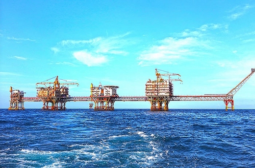 Để Petrovietnam tiếp tục phát triển và vẫn là trụ cột của nền kinh tế... de petrovietnam tiep tuc phat trien va van la tru cot cua nen kinh te