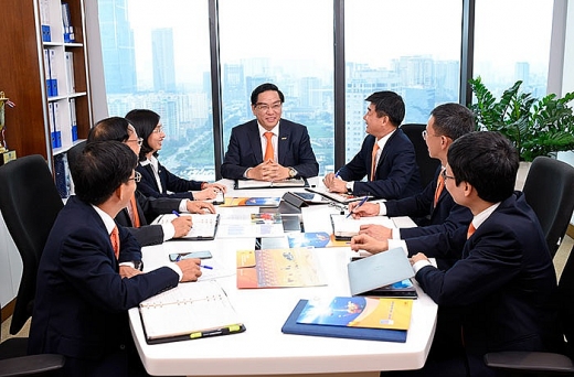 pvep trong gian kho van vung tay cheo