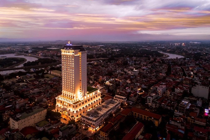 vinpearl khai truong khach san can ho 5 sao dau tien tai mien bac