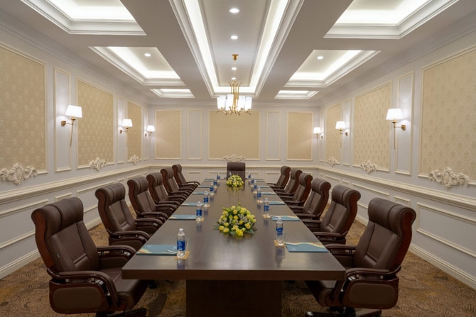 vinpearl khai truong khach san can ho 5 sao dau tien tai mien bac