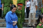 khoi to tai toa hanh vi lam quyen cua agribank viet nam