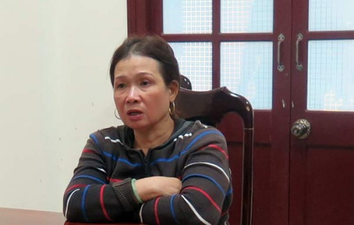 bat qua tang mot phu nu van chuyen kip no