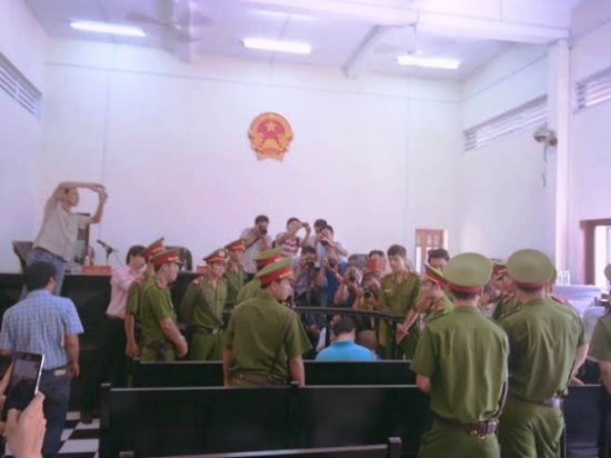 nguoi dung ke sai trong vu an con ruoi