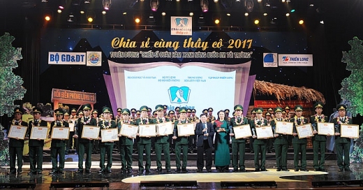 thay gia o quan ha m xanh tren vung dat khat