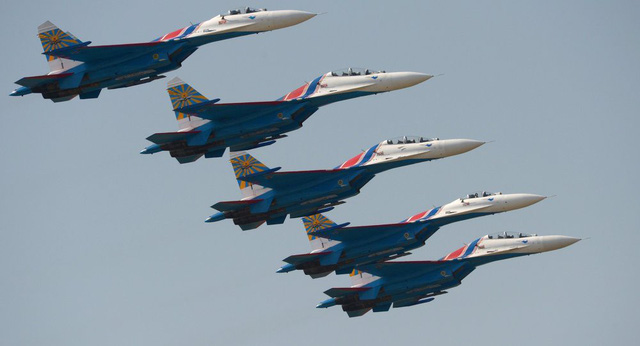 nga dua hang loat may bay chien dau toi crimea giua luc cang thang voi ukraine