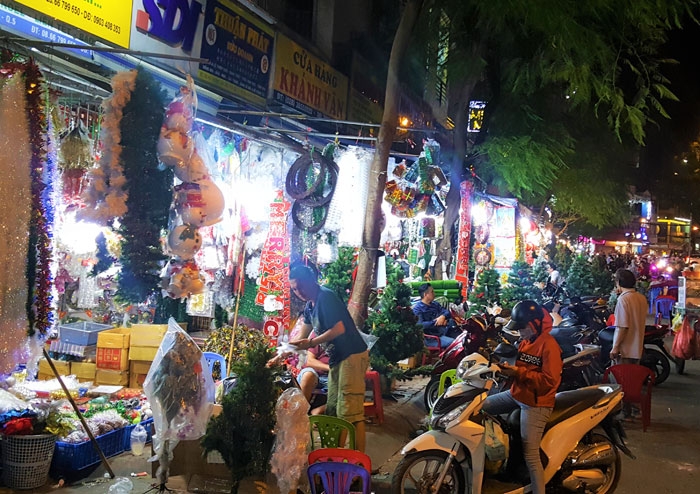 tp hcm ron rang khong khi don noel