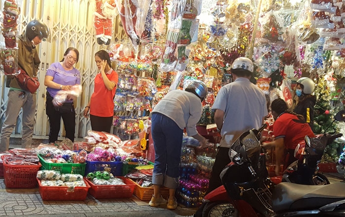tp hcm ron rang khong khi don noel