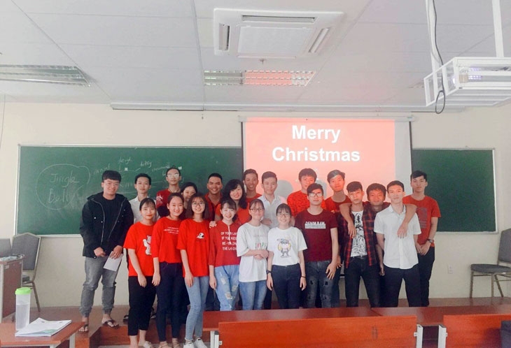 Nữ giảng viên trẻ tâm huyết yêu nghề