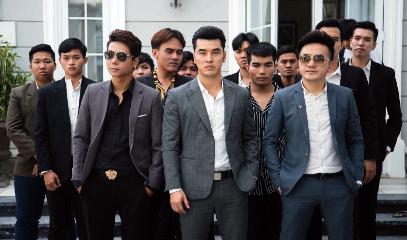 Nghệ sĩ hay giang hồ