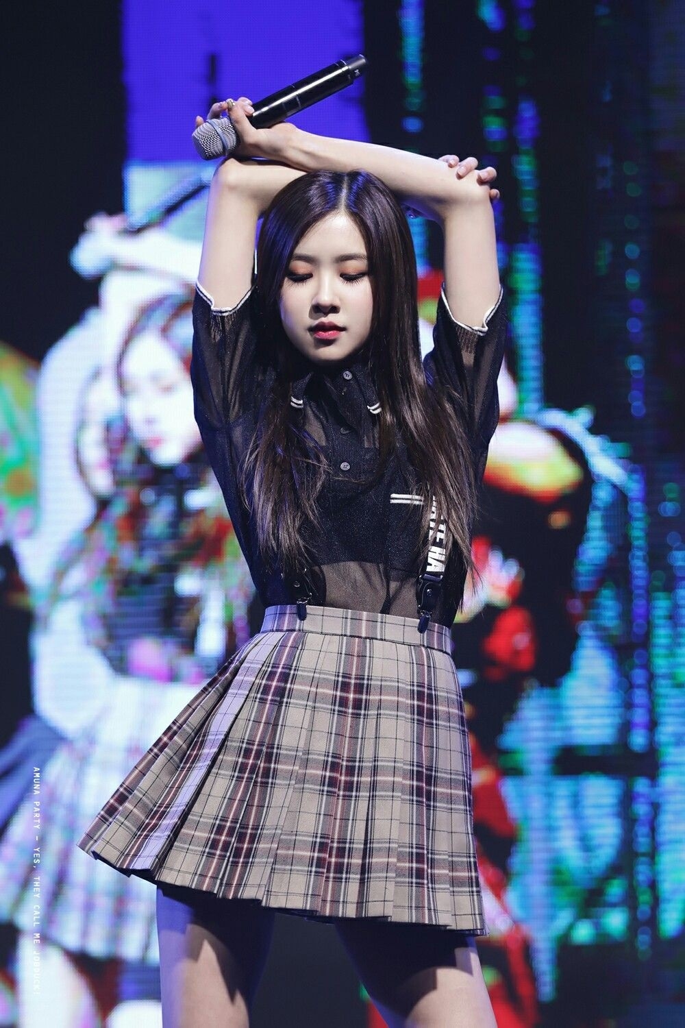 Bộ sưu tập những màu tóc thời thượng “nhìn là mê” của Rosé (BLACKPINK)
