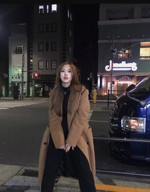 Bộ sưu tập những màu tóc thời thượng “nhìn là mê” của Rosé (BLACKPINK)